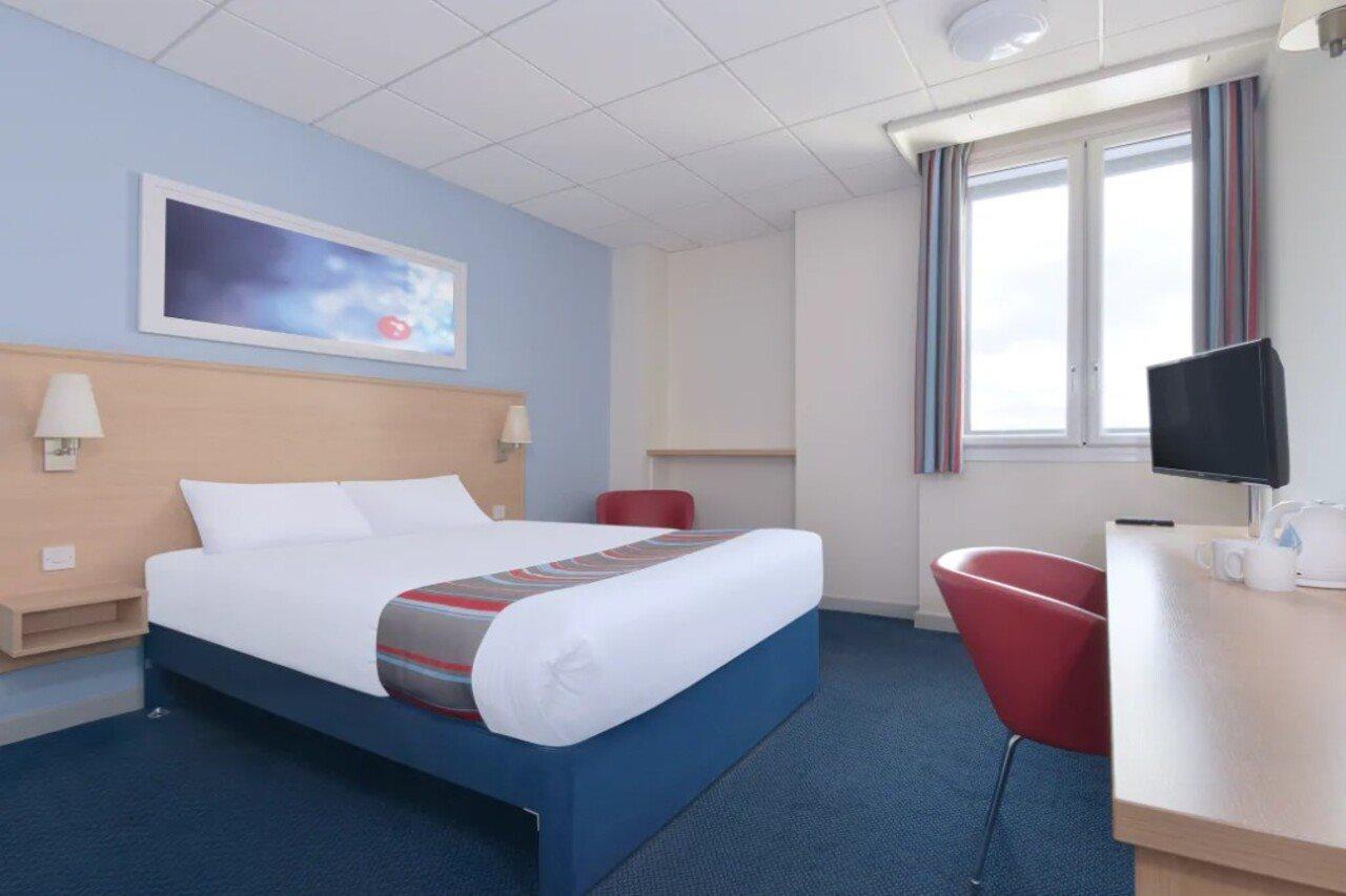 Travelodge Борнмут Экстерьер фото